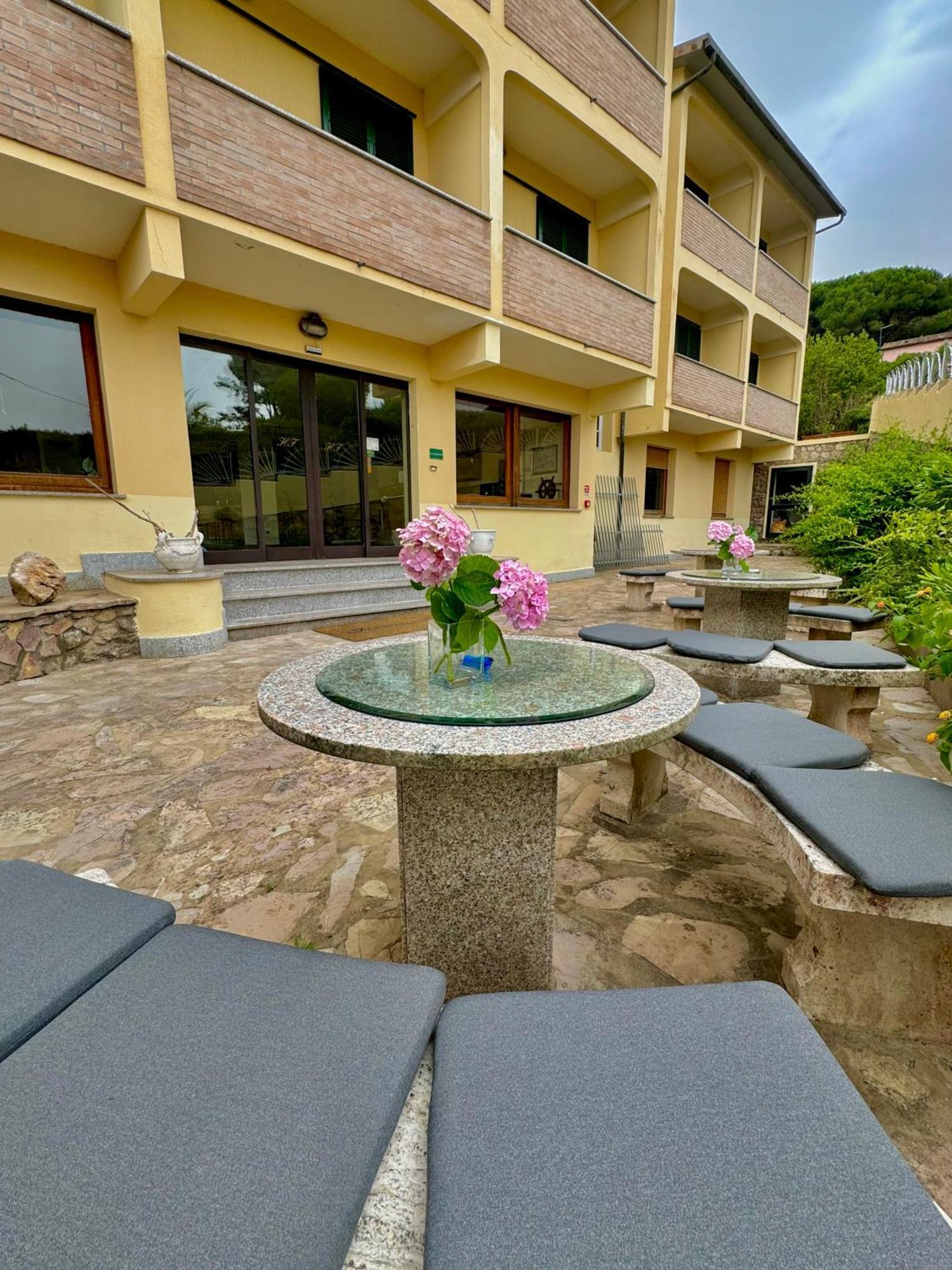 Hotel Fontalleccio 3*
